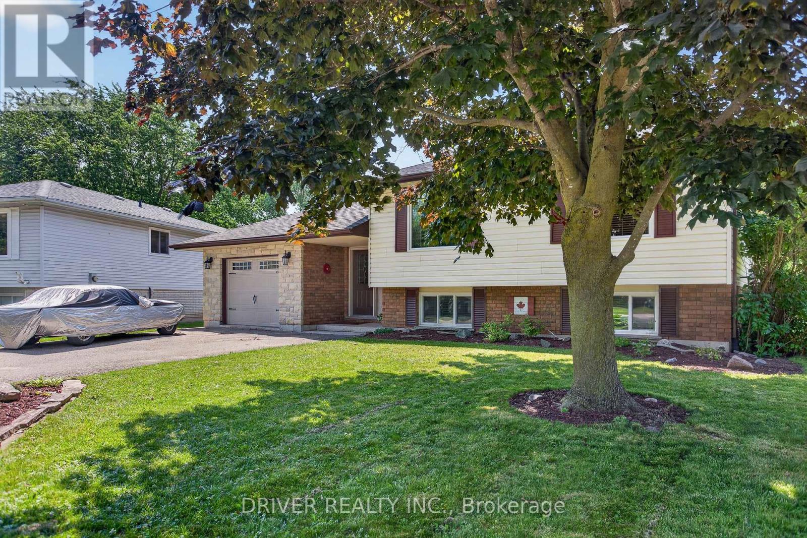 24 Hawthorne Crescent — Photo 002