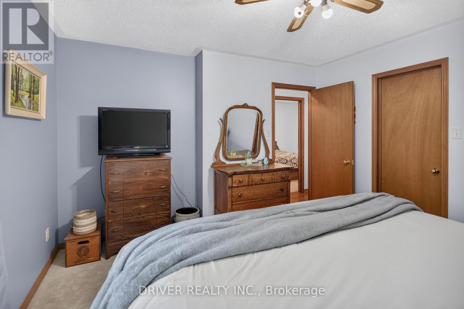 24 Hawthorne Crescent — Photo 016