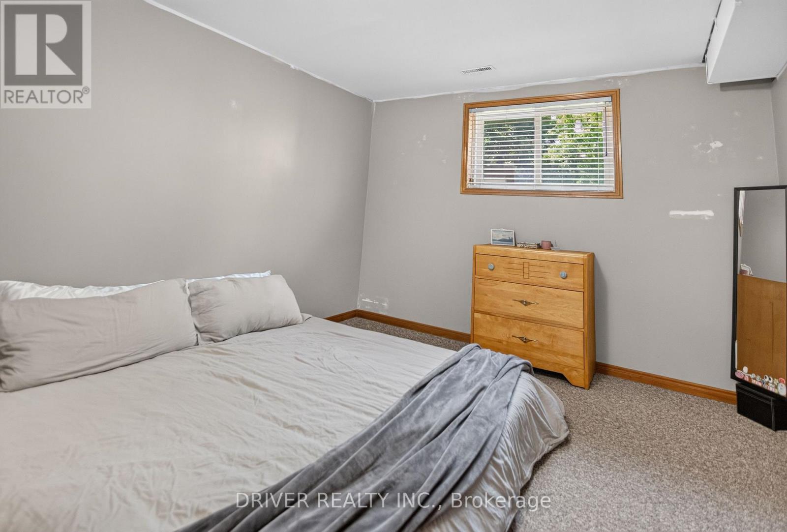 24 Hawthorne Crescent — Photo 023