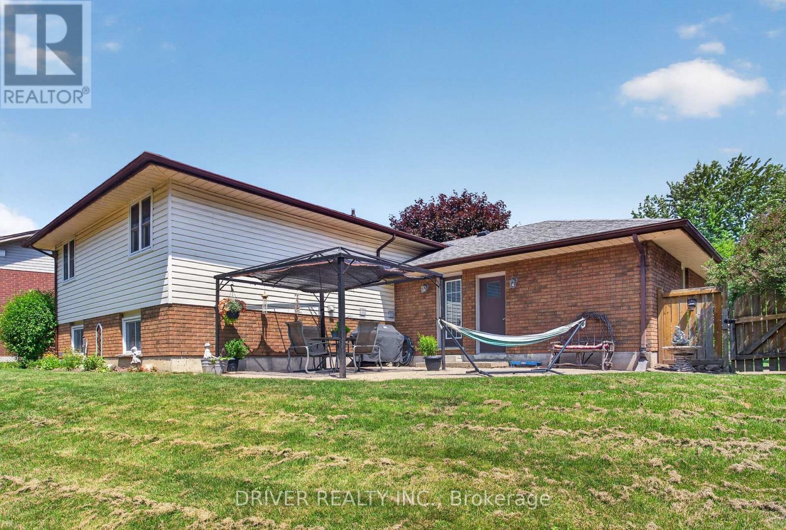 24 Hawthorne Crescent — Photo 026