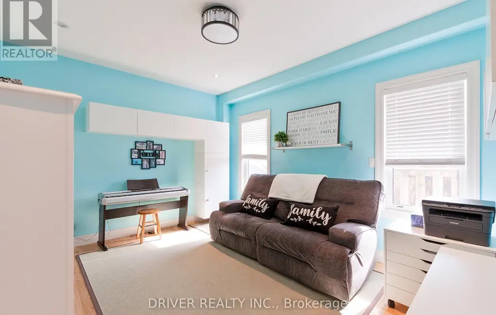 36 Spruce Street W — Family Room