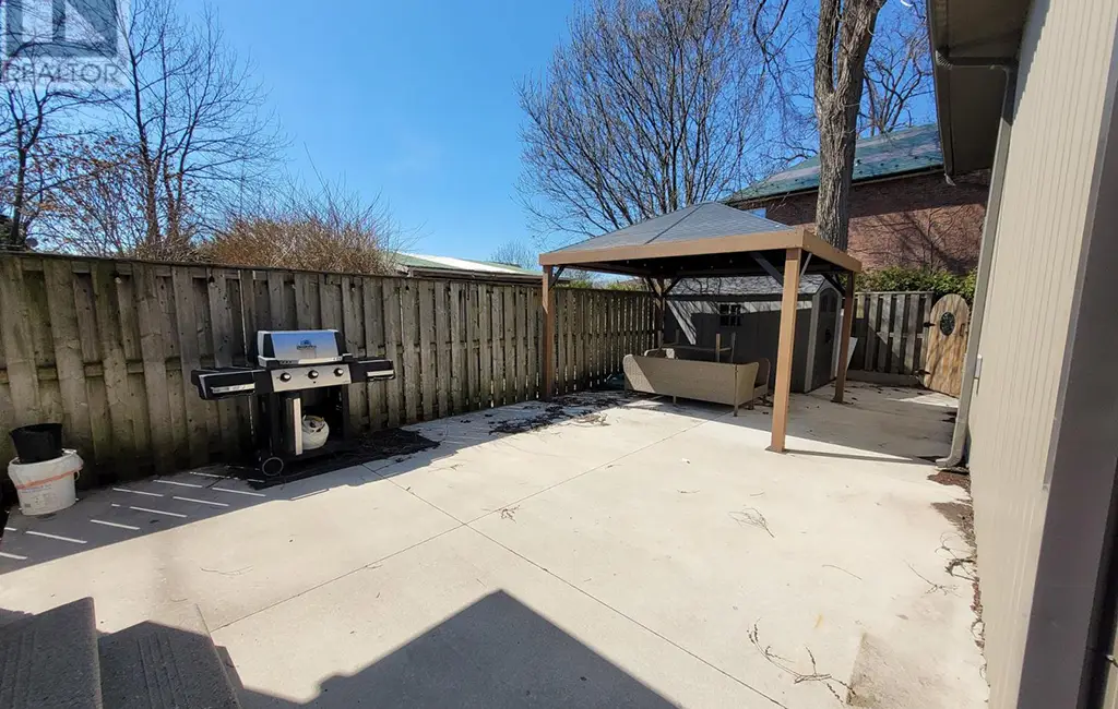 36 Spruce Street W — Backyard