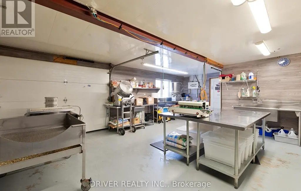 36 Spruce Street W — Workshop
