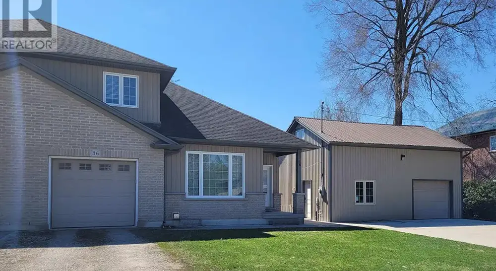 36 Spruce Street W, Aylmer